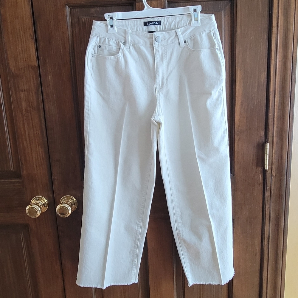 d. jeans Sz 8 Cream Denim Cropped W 30 R 11 L 25
